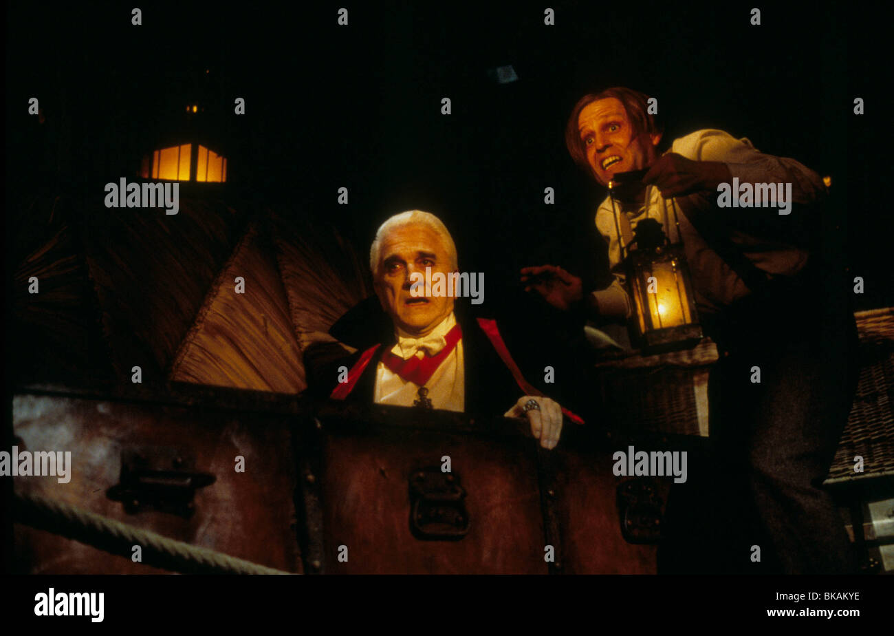 DRACULA DEAD AND LOVING IT (1995) LESLIE NIELSEN, PETER MACNICOL DDLI