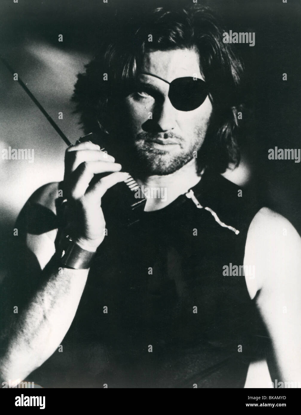 ESCAPE FROM NEW YORK (1981) KURT RUSSELL ESNY 003P Stock Photo