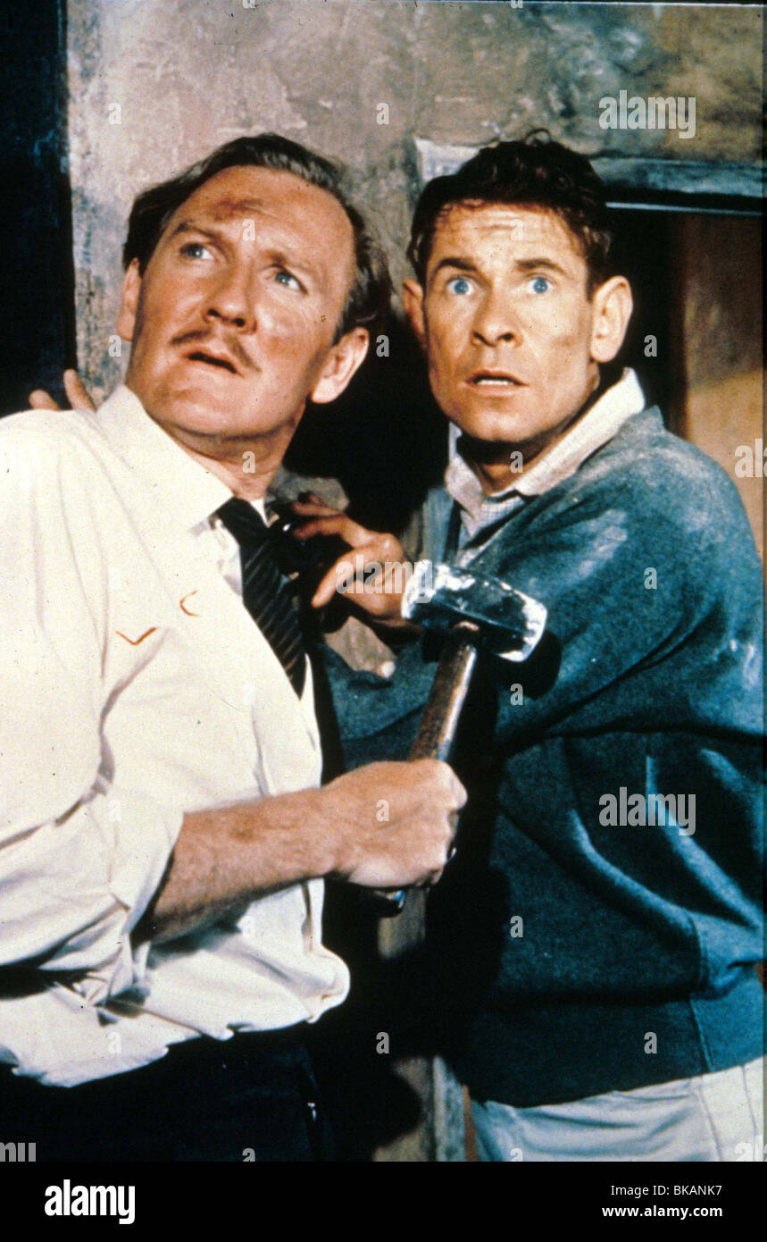 FATHER CAME TOO (1963) LESLIE PHILLIPS, STANLEY BAXTER FCT 003 Stock Photo