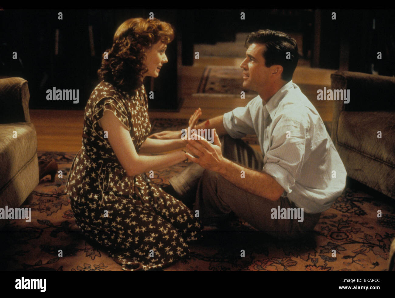 FOREVER YOUNG (1992) ISABEL GLASSER, MEL GIBSON FVYN 028 MOVIESTORE COLLECTION LTD Stock Photo