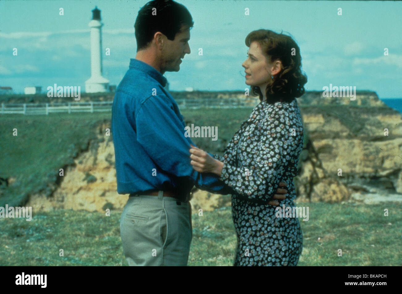 FOREVER YOUNG (1992) MEL GIBSON, ISABEL GLASSER FVYN 062 MOVIESTORE COLLECTION LTD Stock Photo