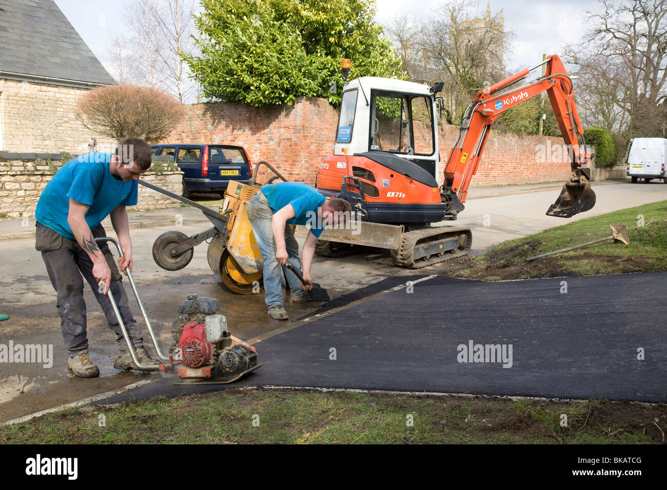 Tarmac driveway installation