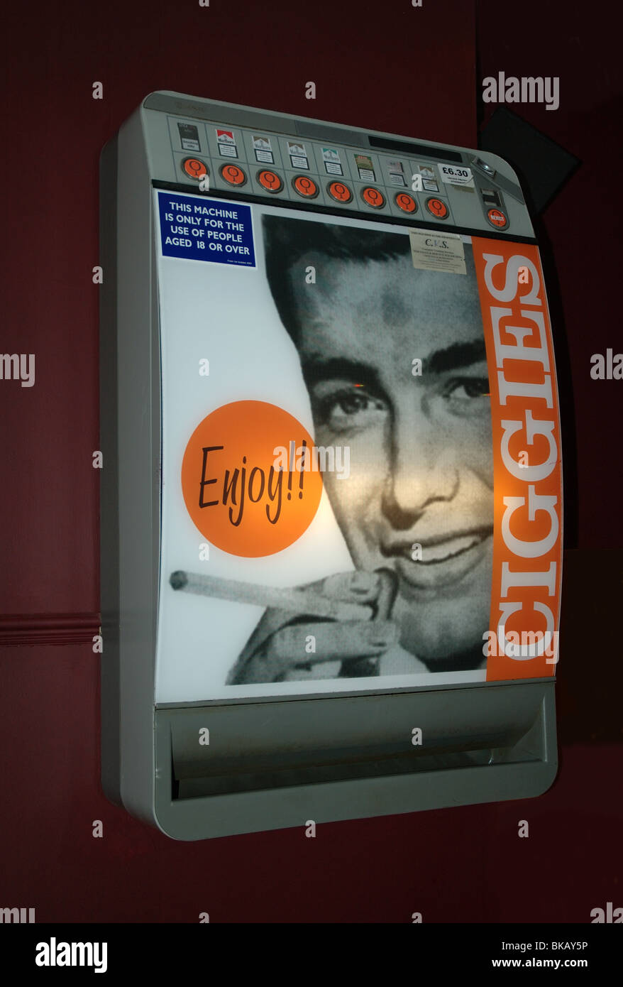 cigarette vending machine, England, UK Stock Photo