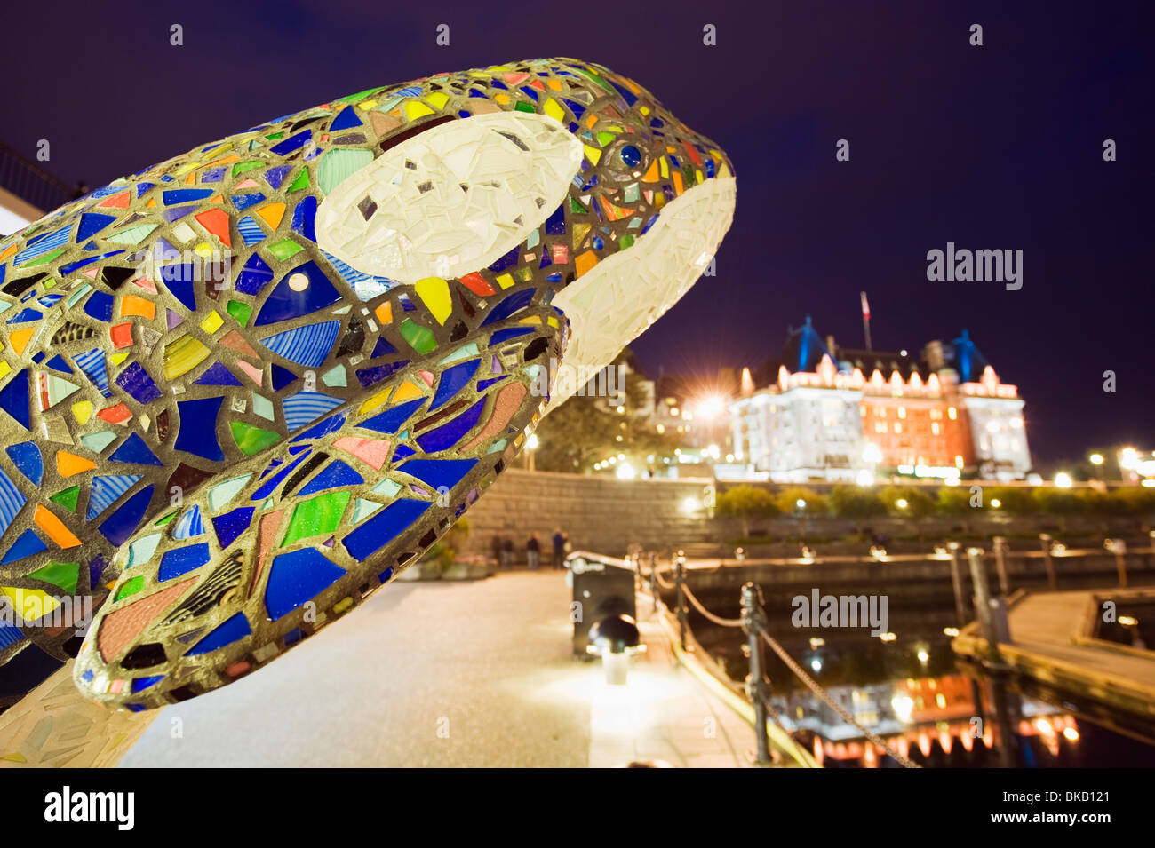 Whale sculpture hi-res stock photography and images - Alamy