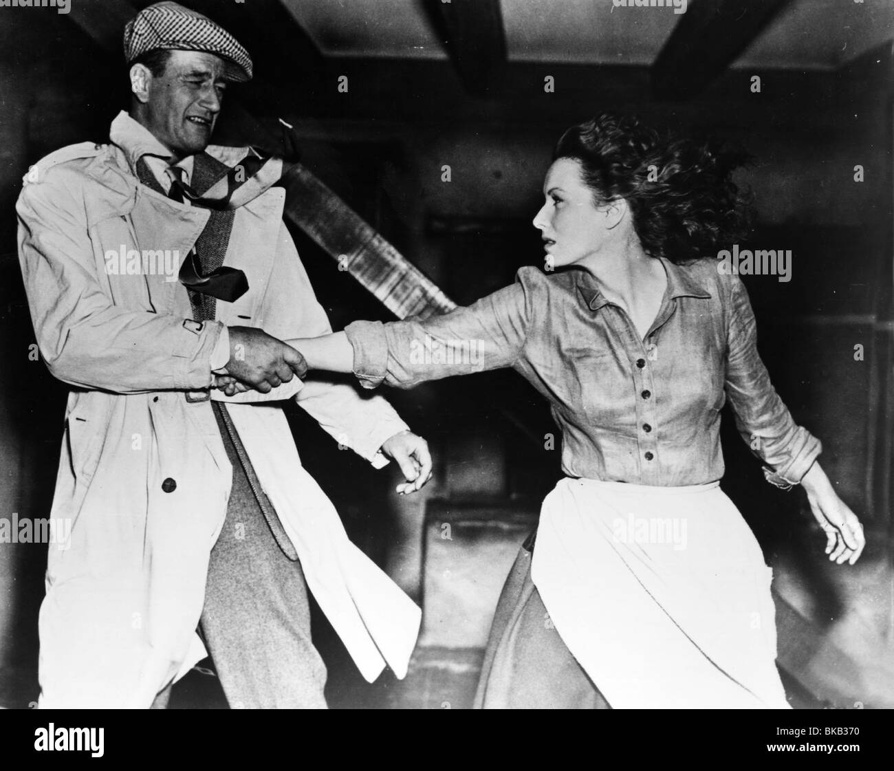 THE QUIET MAN (1952) JOHN WAYNE, MAUREEN O'HARA QITM 002P Stock Photo