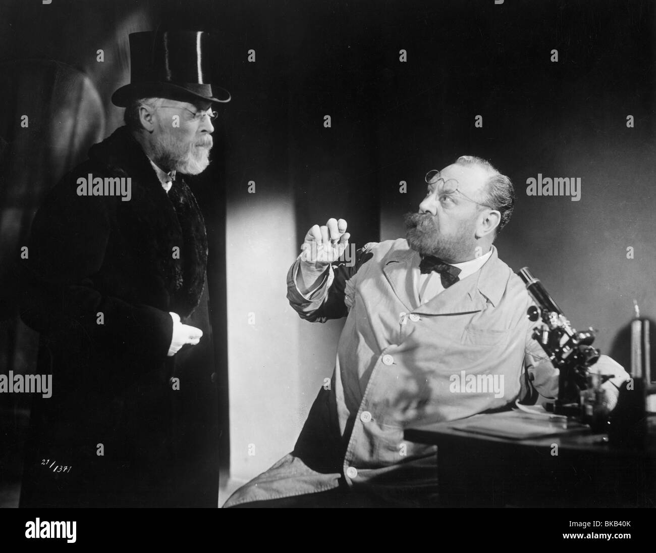 Robert Koch, der Bekämpfer des Todes Year : 1939 Director :Hans Steinhoff Werner Krauss, Emil Jannings Stock Photo