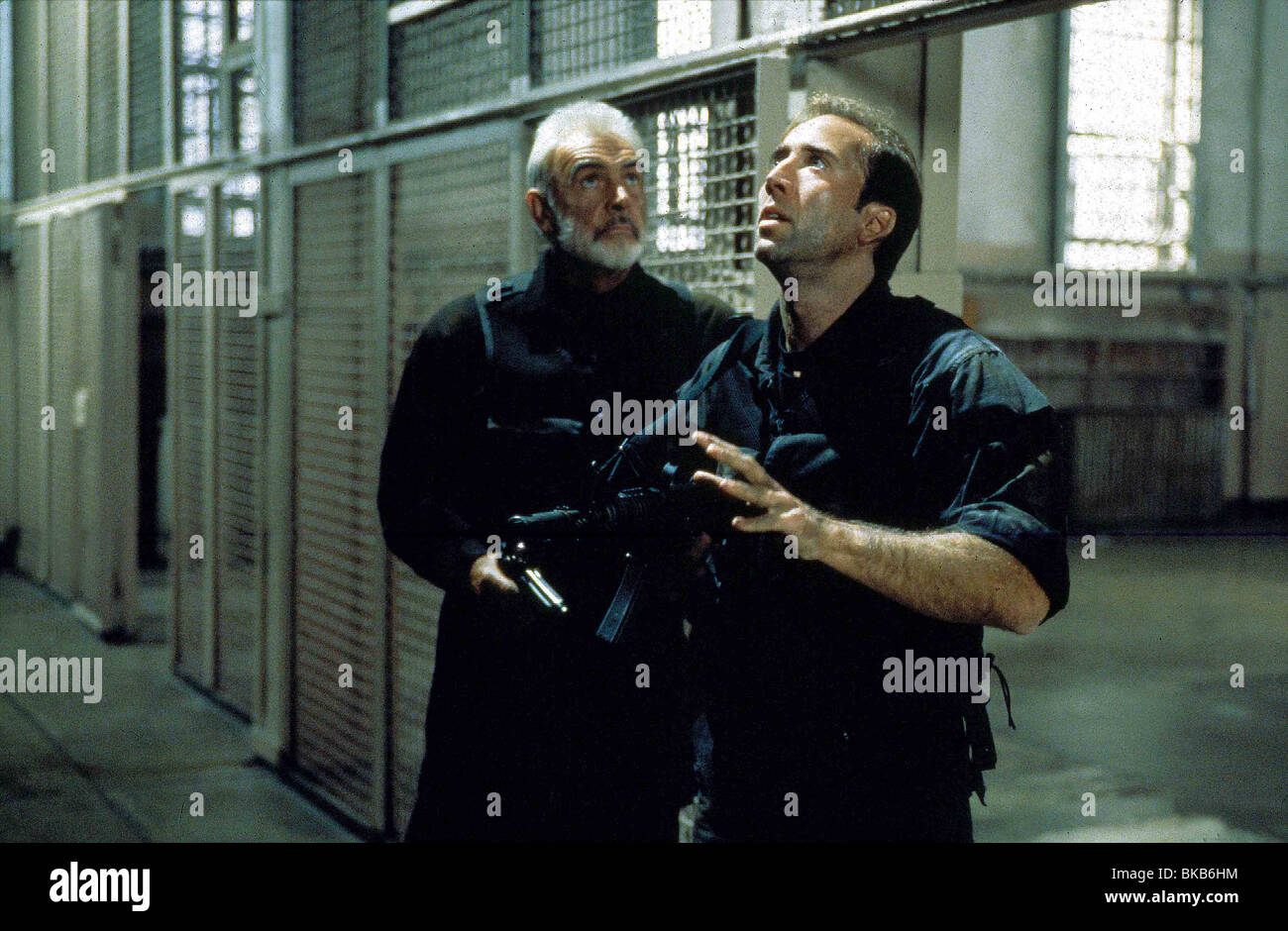 THE ROCK (1996) SEAN CONNERY, NICOLAS CAGE ROCK 005 L Stock Photo Alamy