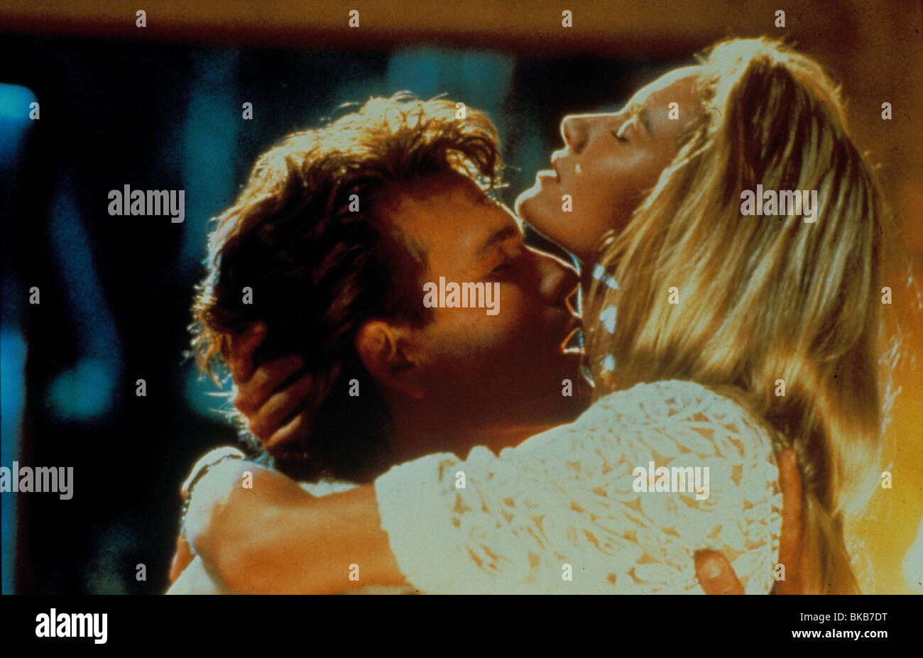 ROAD HOUSE (1989) PATRICK SWAYZE KELLY LYNCH RDH 028 Stock Photo Alamy