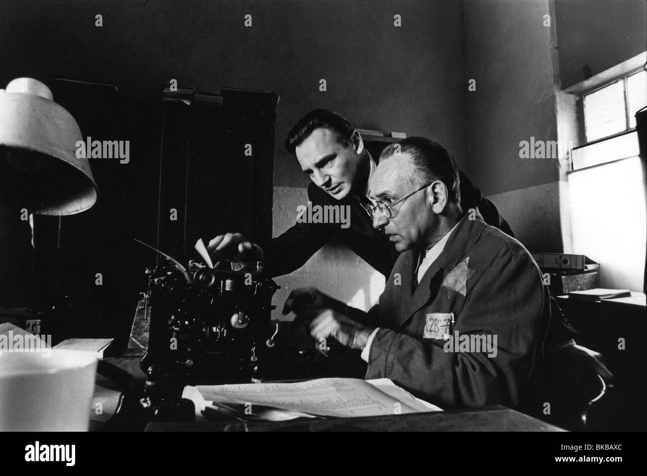 Schindlers list 1994 liam neeson hires stock photography and images Alamy