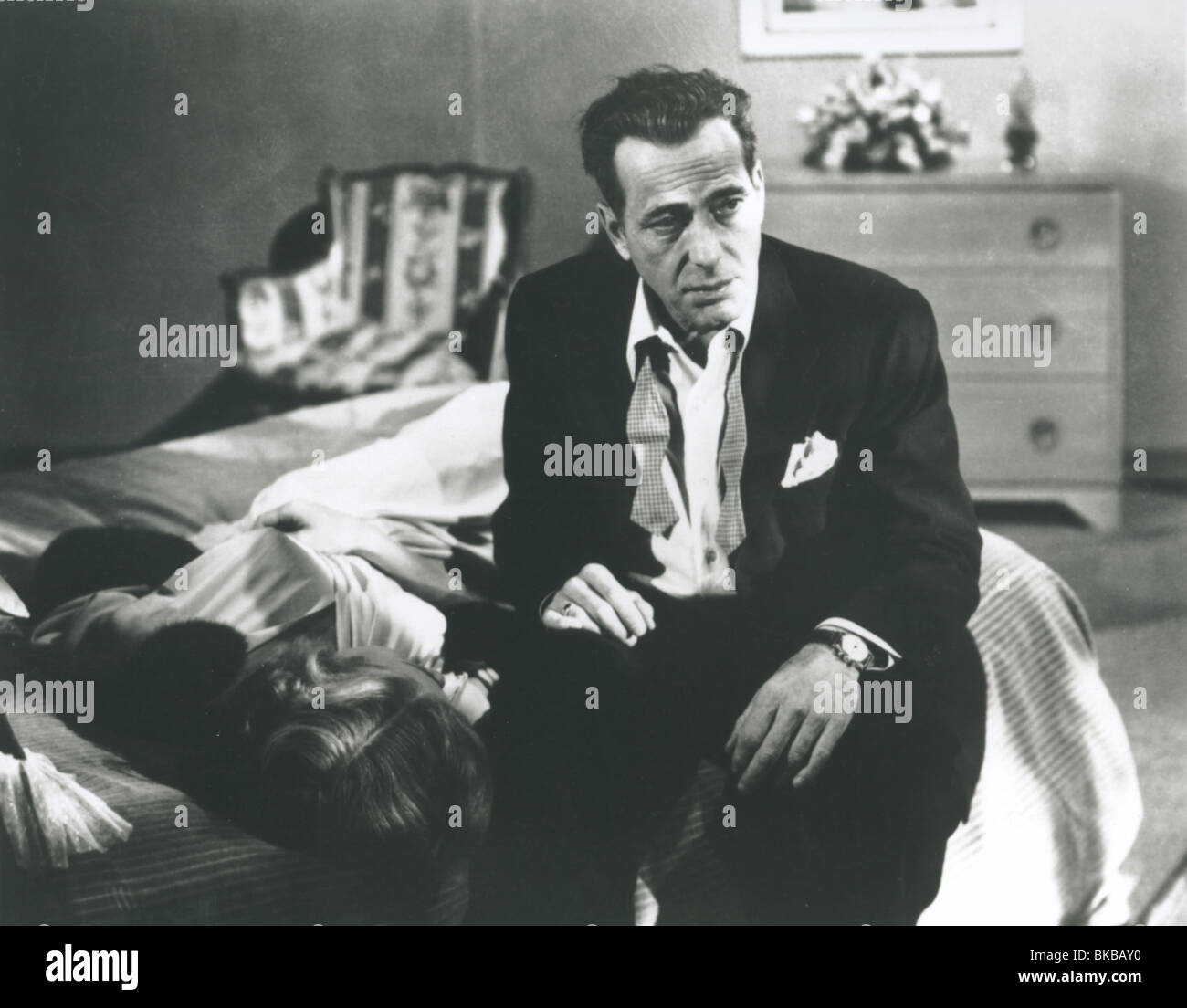 IN A LONELY PLACE (1950) HUMPHREY BOGART ILPL 007P Stock Photo
