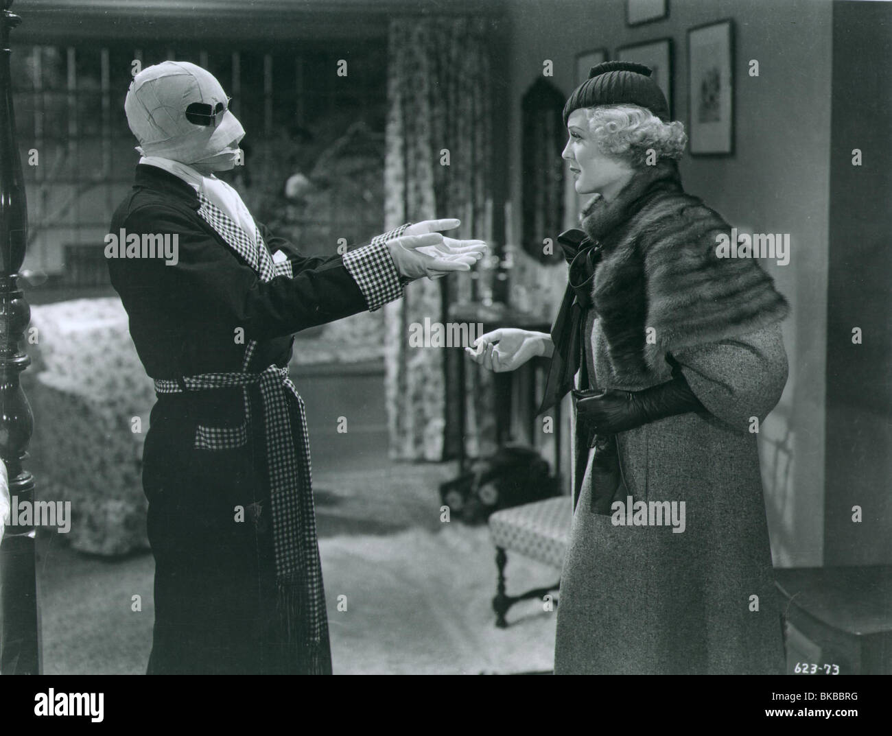THE INVISIBLE MAN (1933) CLAUDE RAINS, GLORIA STUART INVM 002P Stock Photo