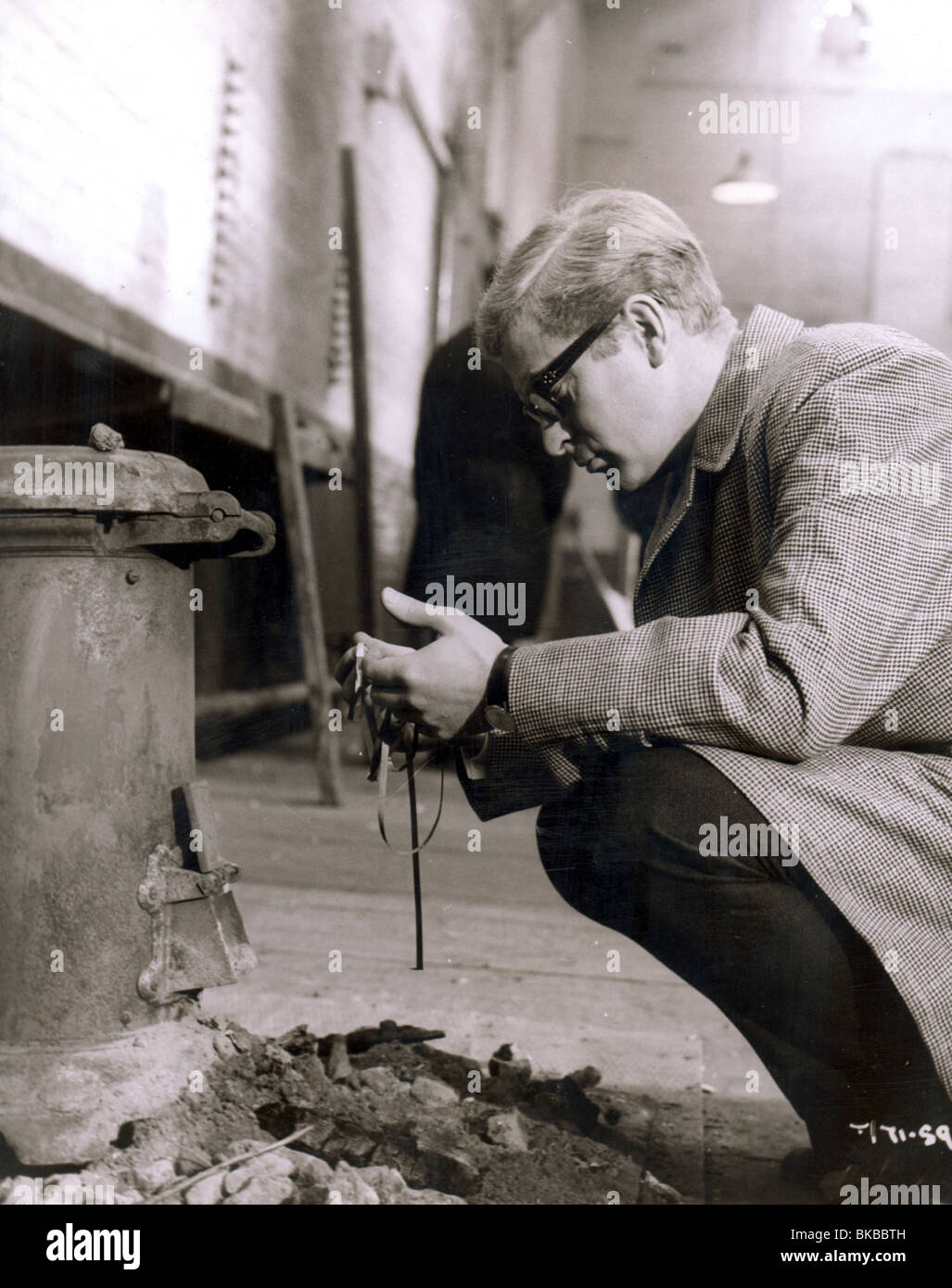 THE IPCRESS FILE (1965) MICHAEL CAINE IPF 005P Stock Photo