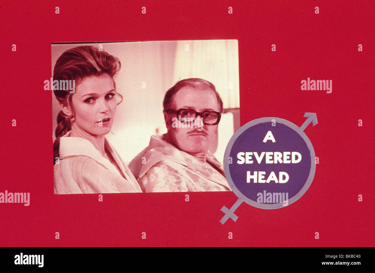 A SEVERED HEAD (1970) LEE REMICK, RICHARD ATTENBOROUGH SVH 003 Stock Photo