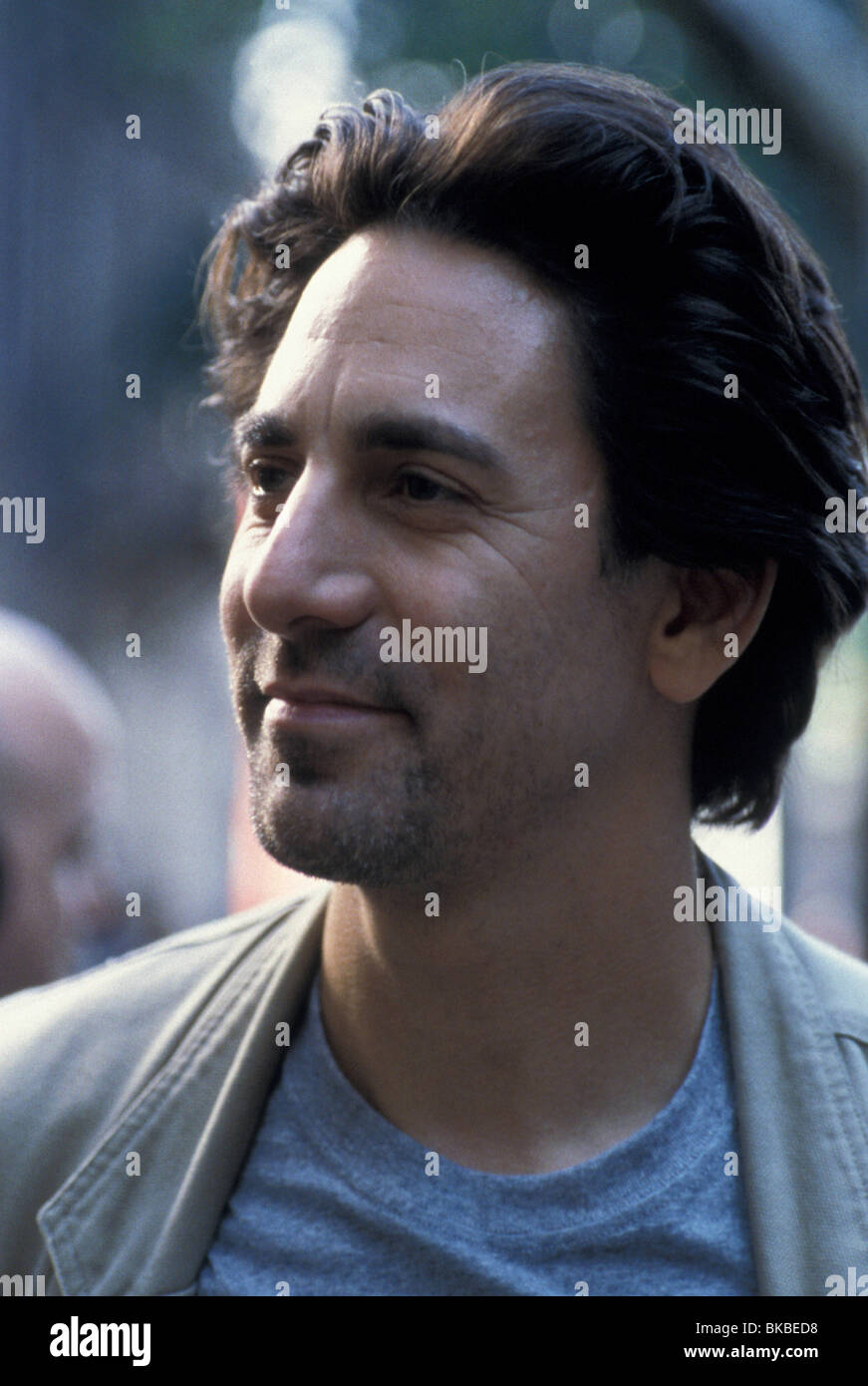 KISSING JESSICA STEIN (2001) SCOTT COHEN KJSN 001 SZ7 Stock Photo - Alamy