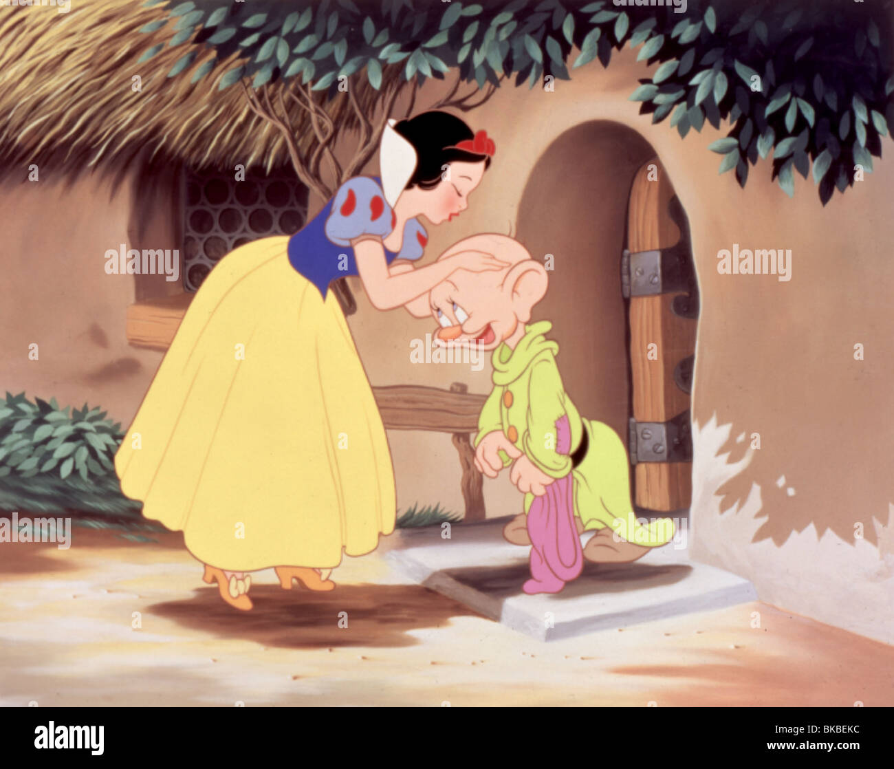 SNOW WHITE AND THE SEVEN DWARFS (1937) ANIMATED CREDIT DISNEY SSNW 003 OS Stock Photo