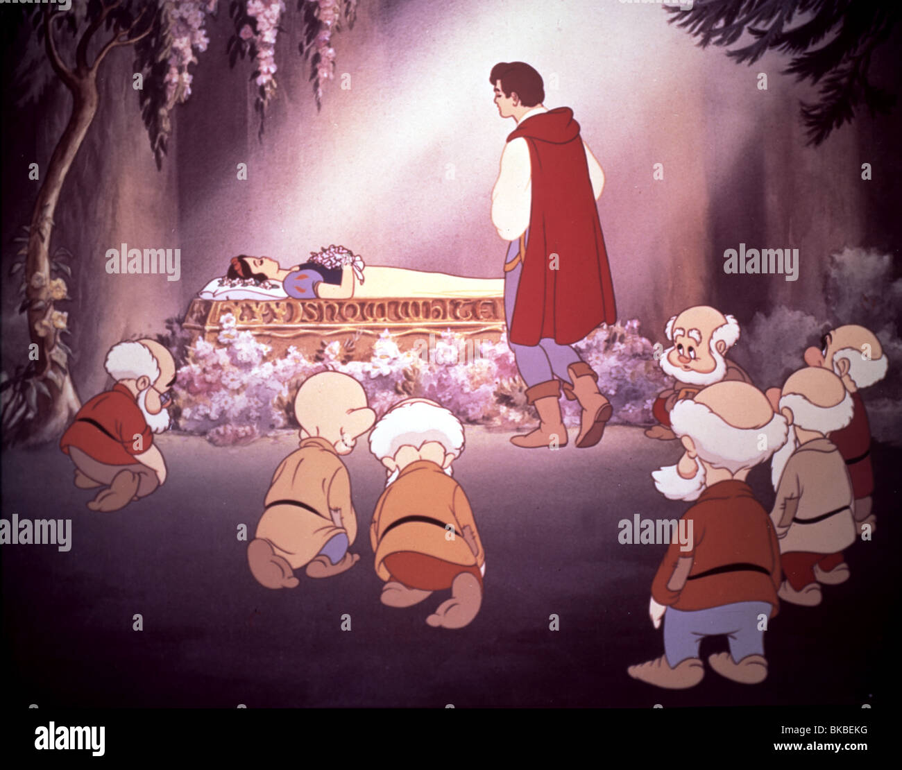 SNOW WHITE AND THE SEVEN DWARFS (1937) ANIMATED CREDIT DISNEY SSNW 004 OS Stock Photo