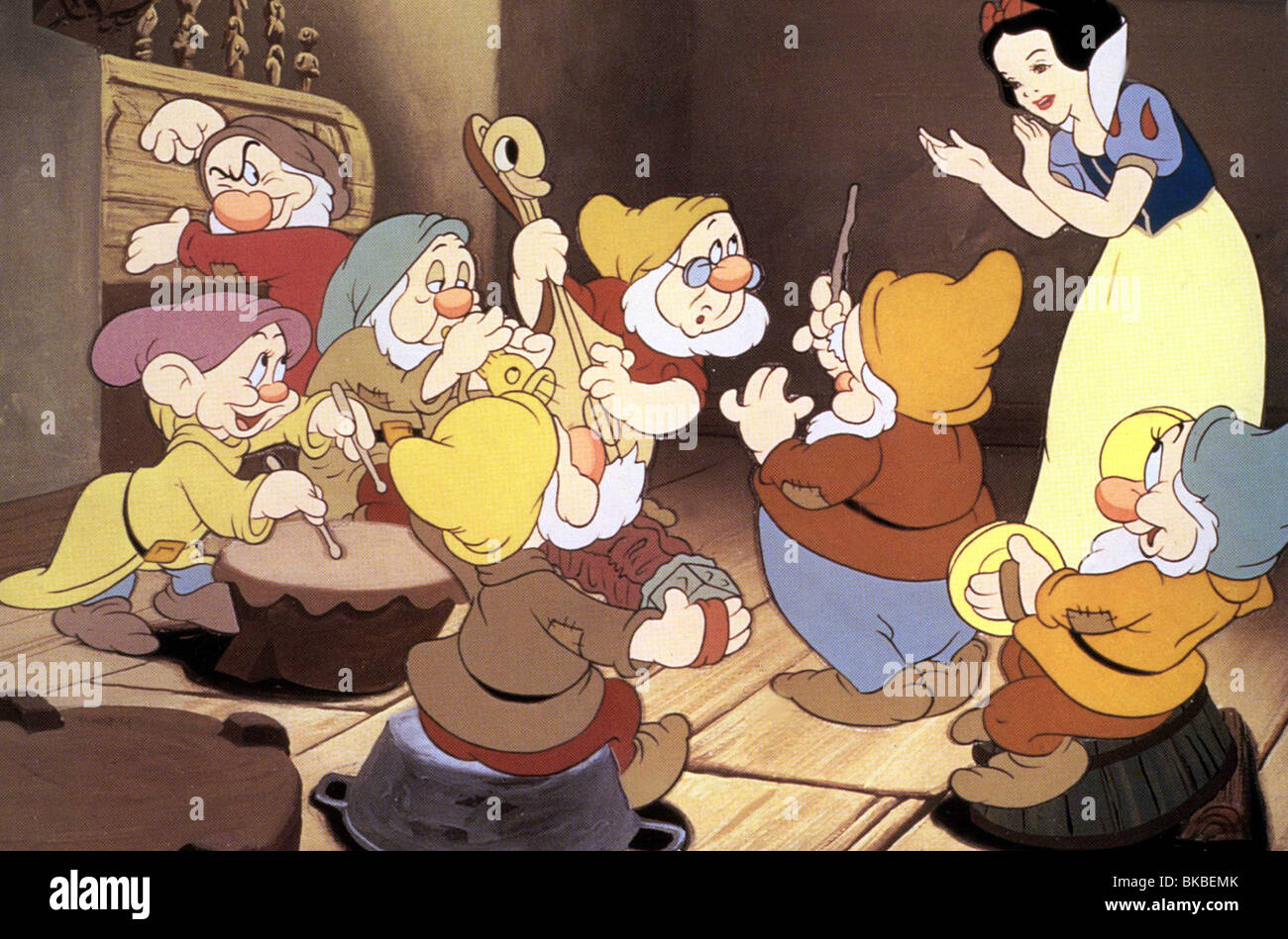 SNOW WHITE AND THE SEVEN DWARFS (1937) ANIMATED CREDIT DISNEY SSNW 010FOH Stock Photo