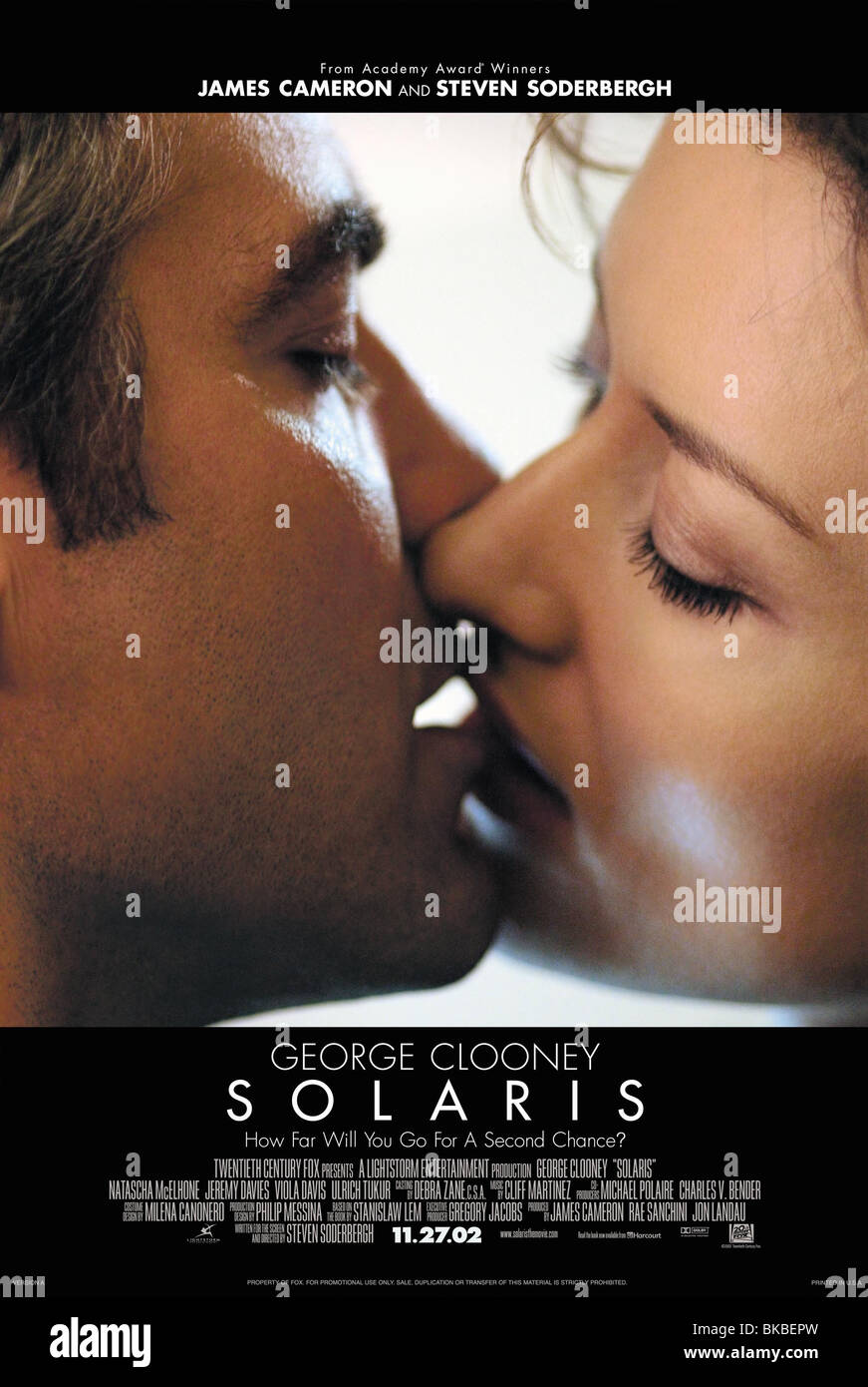 SOLARIS (2002) GEORGE CLOONEY, NATASCHA McELHONE POSTER SOLR 001 POST Stock Photo