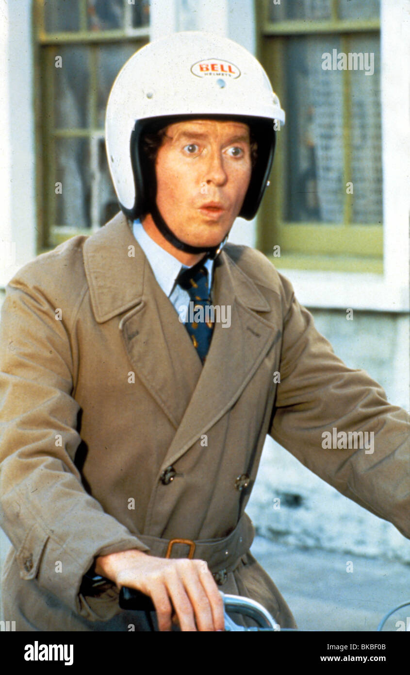 SOME MOTHERS DO 'AVE 'EM (TV) MICHAEL CRAWFORD SMDH 001 CREDIT BBC Stock Photo