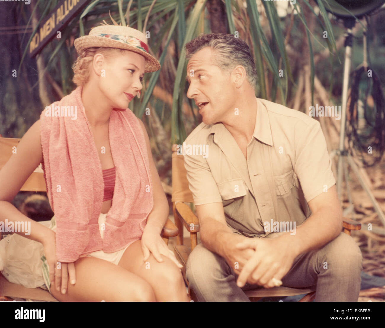 SOUTH PACIFIC (1958) MITZI GAYNOR, ROSSANO BRAZZI SOP 006CP Stock Photo