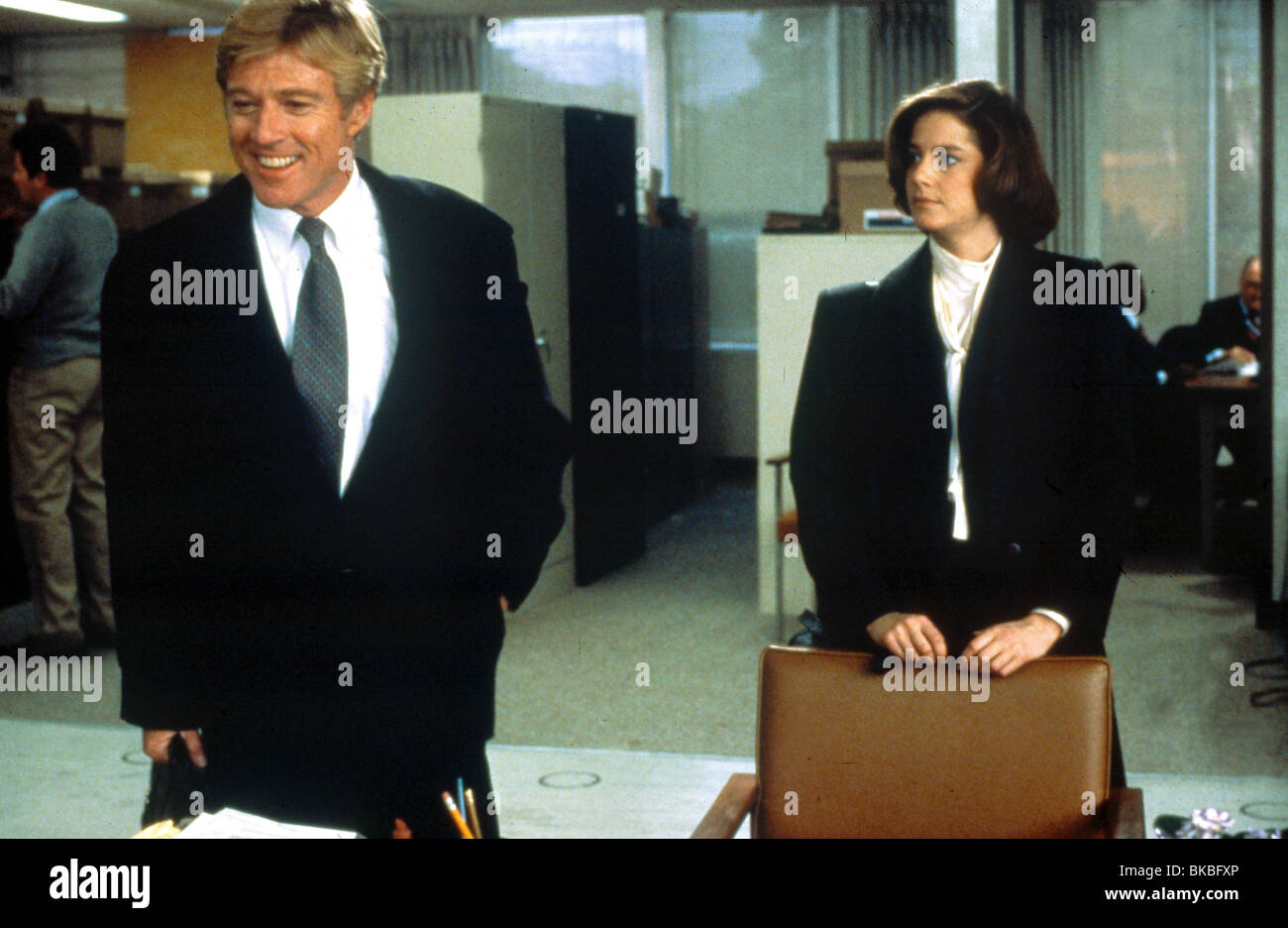 LEGAL EAGLES (1986) ROBERT REDFORD, DEBRA WINGER LEGS 019 Stock Photo ...