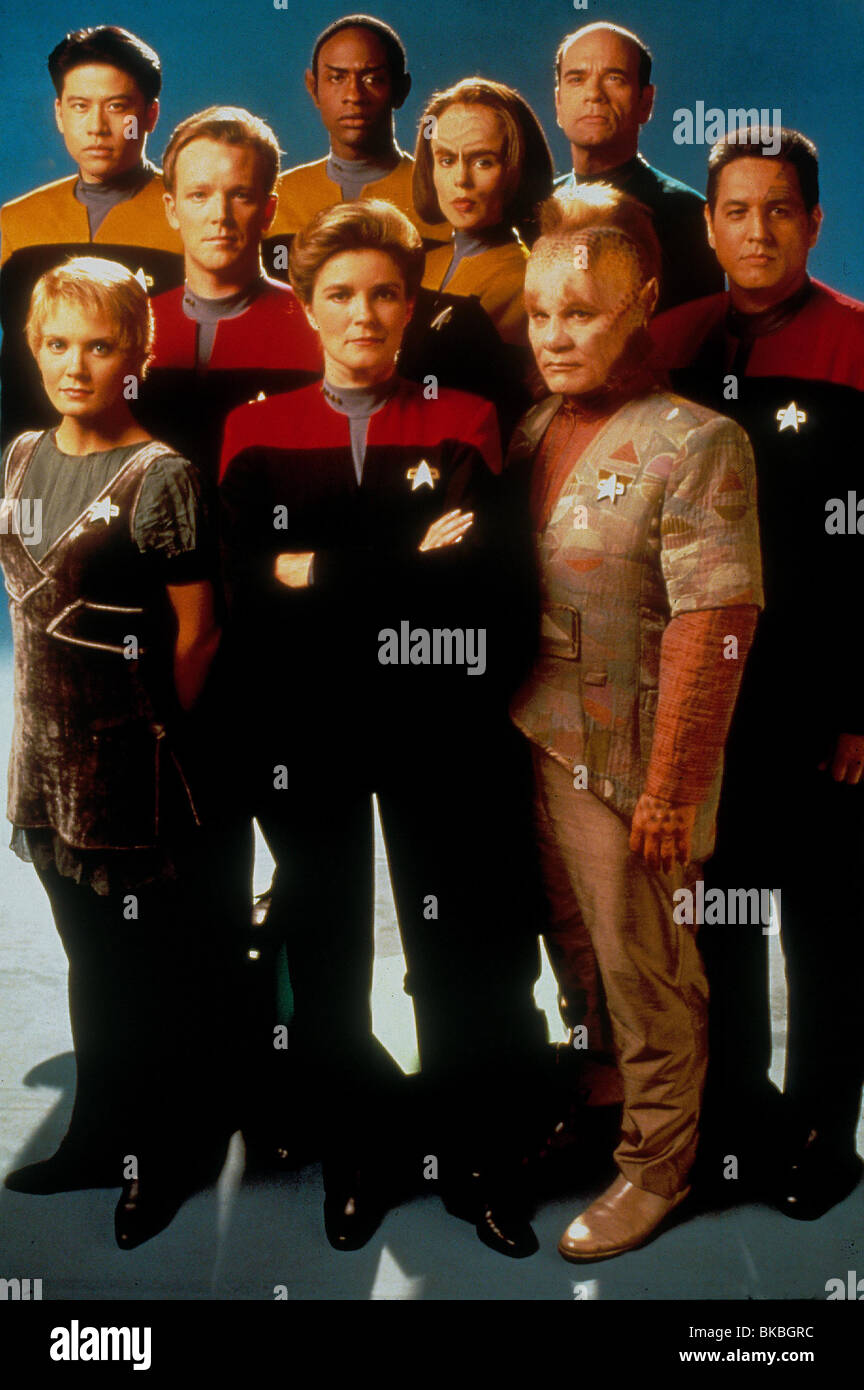 STAR TREK: VOYAGER (TV) (1995-2001) (BACK) GARRET WANG, TIM RUSS, ROBERT PICARDO (MIDDLE) ROBERT DUNCAN McNEILL, ROXANN Stock Photo