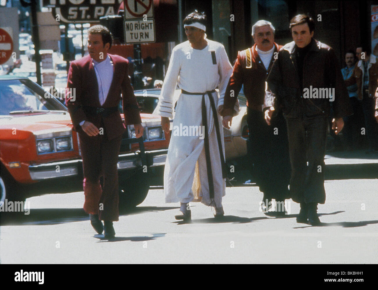STAR TREK IV: THE VOYAGE HOME (1986) WILLIAM SHATNER, LEONARD NIMOY, JAMES DOOHAN, WALTER KOENIG ST4 012 Stock Photo