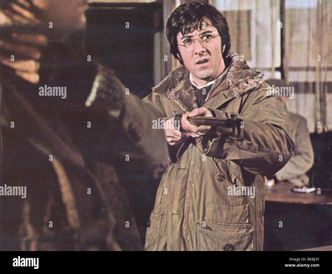 STRAW DOGS (1971) DUSTIN HOFFMAN SWD 001FOH Stock Photo Alamy