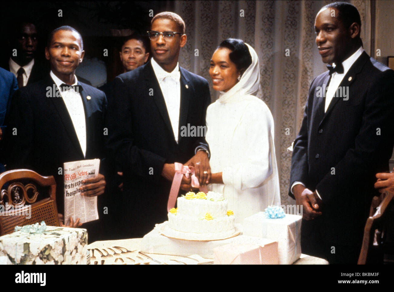 MALCOLM X (1992) DENZEL WASHINGTON, ANGELA BASSETT MLX 045 Stock Photo