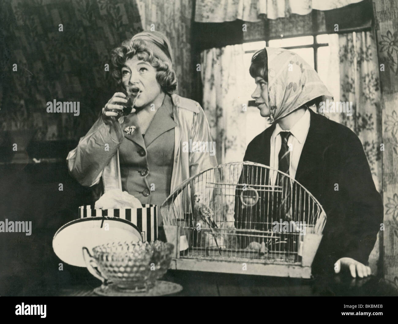 A TASTE OF HONEY (1961) DORA BRYAN, RITA TUSHINGHAM TOHY 003P Stock Photo