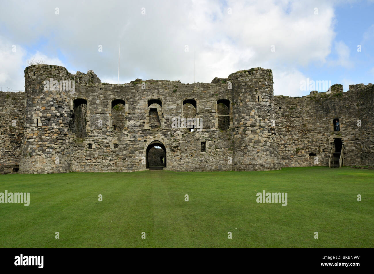 Well preserved castle ruins hi-res stock photography and images - Alamy