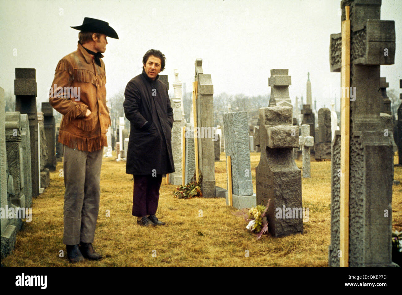 MIDNIGHT COWBOY (1969) JON VOIGHT, DUSTIN HOFFMAN MCW 015 Stock Photo