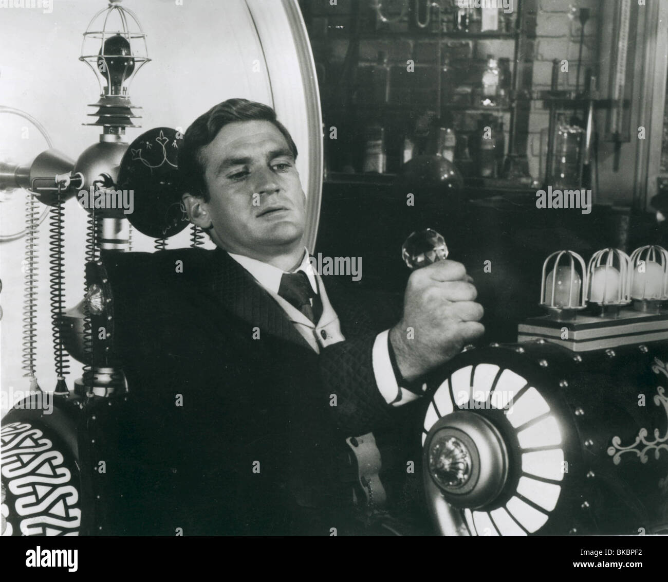 THE TIME MACHINE (1960) ROD TAYLOR TIME 006P THE Stock Photo