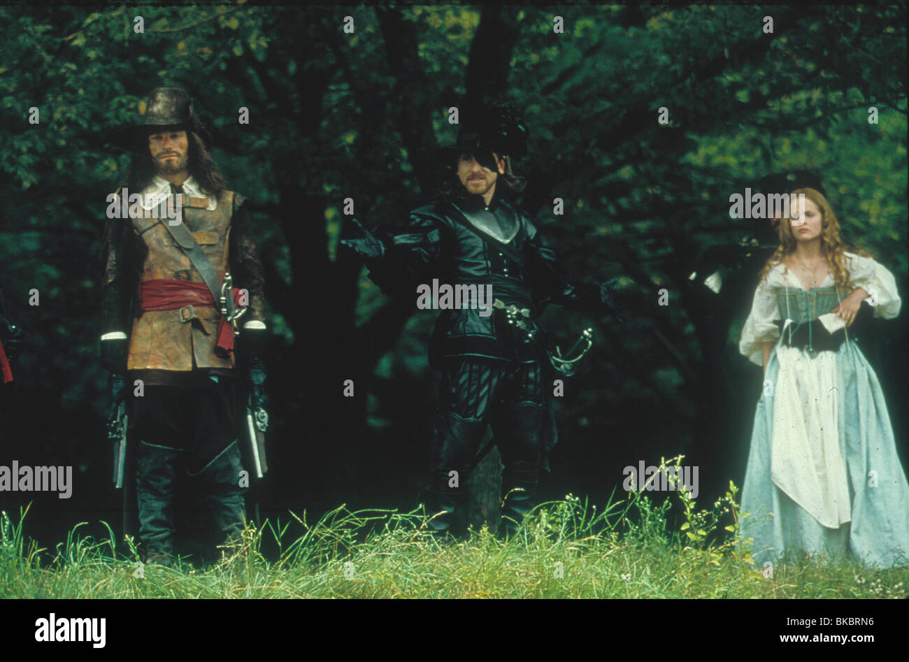 Tim Roth Muskateer THE MUSKETEER (2001) D'ARTAGNAN (ALT) TIM ROTH, MENA SUVARI MUSK 004 ...