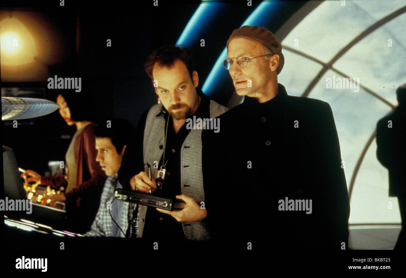 Ed harris 1997 hi-res stock photography and images - Alamy