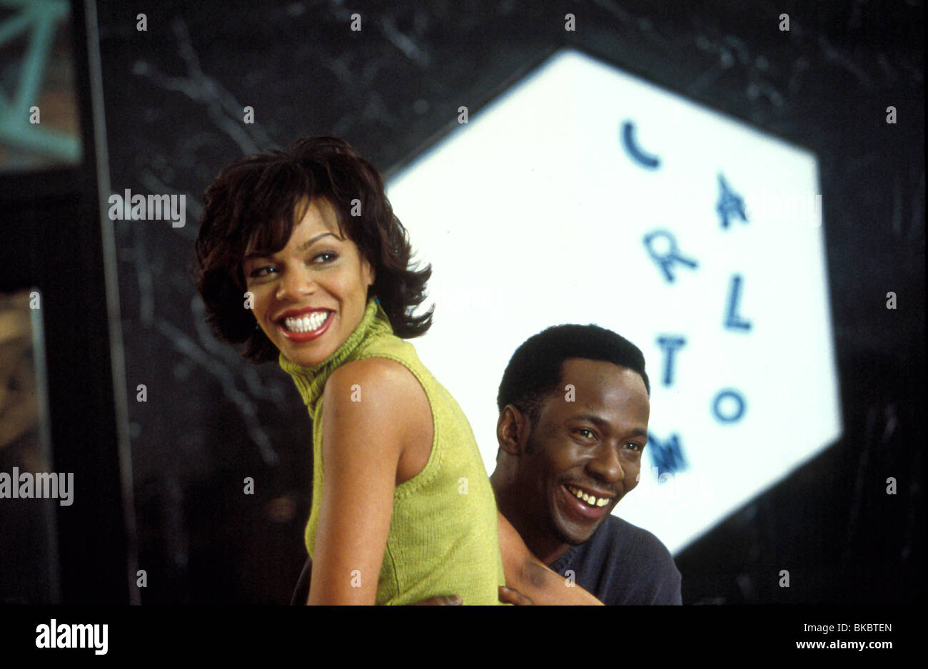 TWO CAN PLAY THAT GAME (2001) WENDY RAQUEL ROBINSON, BOBBY BROWN TCAP 002 Stock Photo