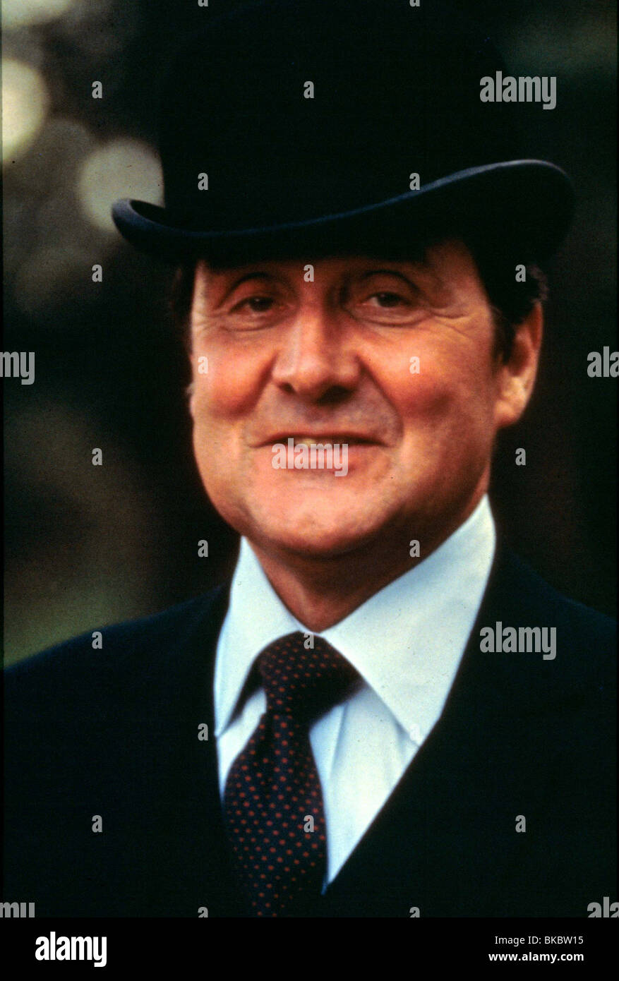 Morreu Patrick Macnee da série de televisão Os Vingadores - Notícias de  televisão e séries - filmSPOT