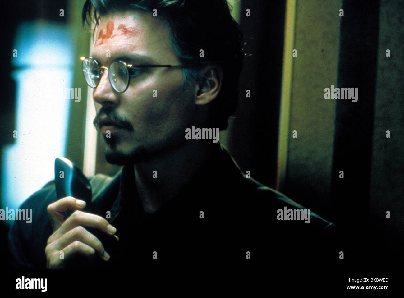THE NINTH GATE (1999) JOHNNY DEPP NING 041 Stock Photo - Alamy