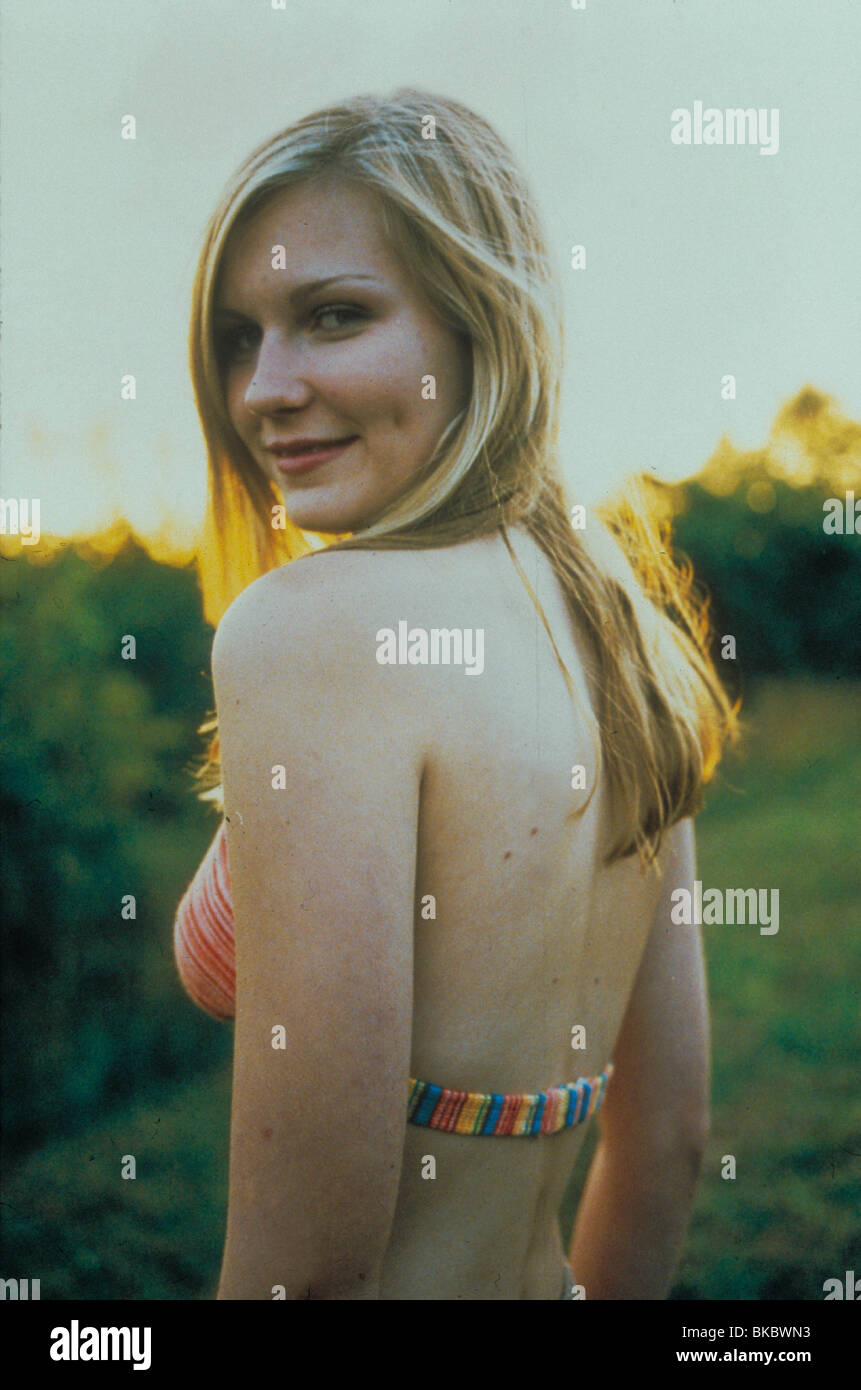 Bir guruh yigitlar bir qizni sikishadi