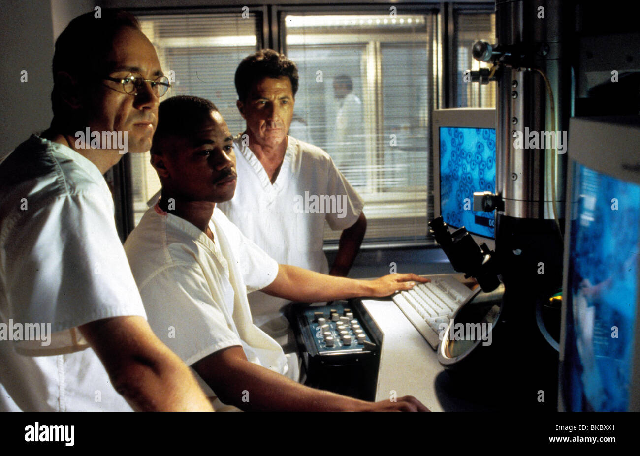 OUTBREAK (1995) KEVIN SPACEY, CUBA GOODING JR, DUSTIN HOFFMAN OBK 115 Stock Photo