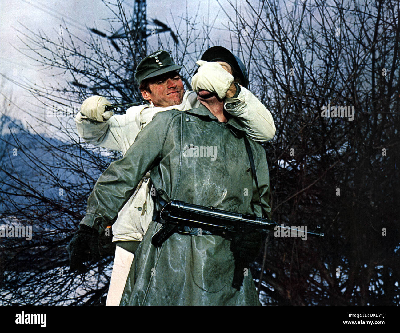 WHERE EAGLES DARE (1968) CLINT EASTWOOD WED 001FOH Stock Photo