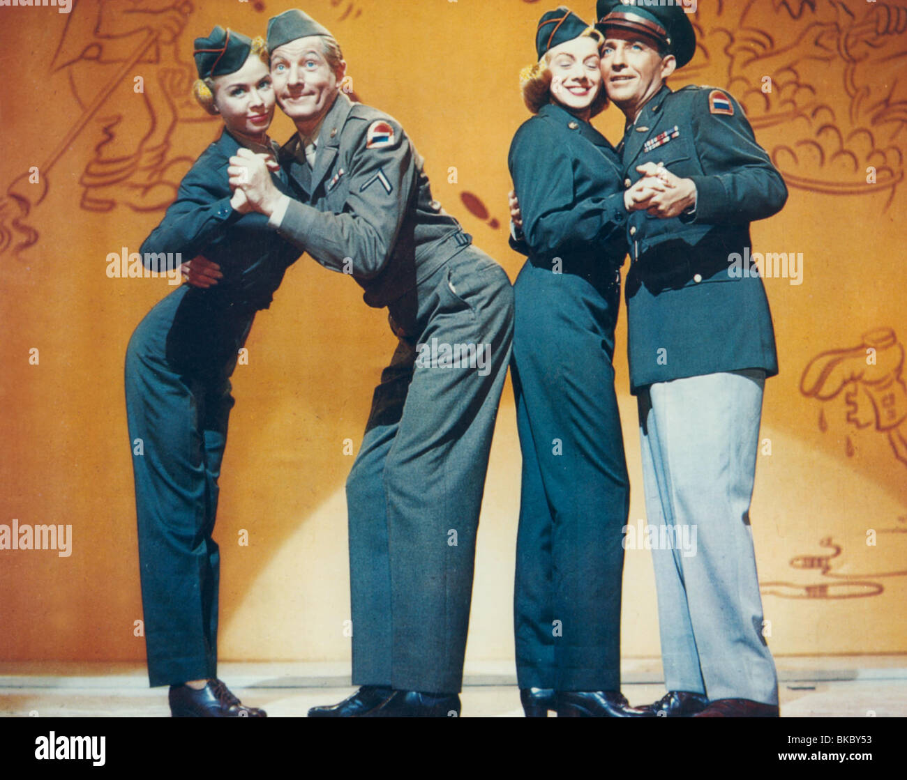 WHITE CHRISTMAS (1954) VERA ELLEN, DANNY KAYE, ROSEMARY CLOONEY, BING CROSBY WHC1 003CP Stock Photo
