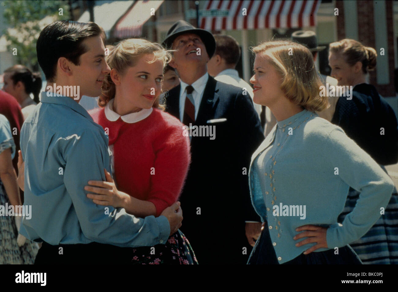 PLEASANTVILLE (1998) TOBY MAGUIRE, MARLEY SHELTON, REESE WITHERSPOON ...
