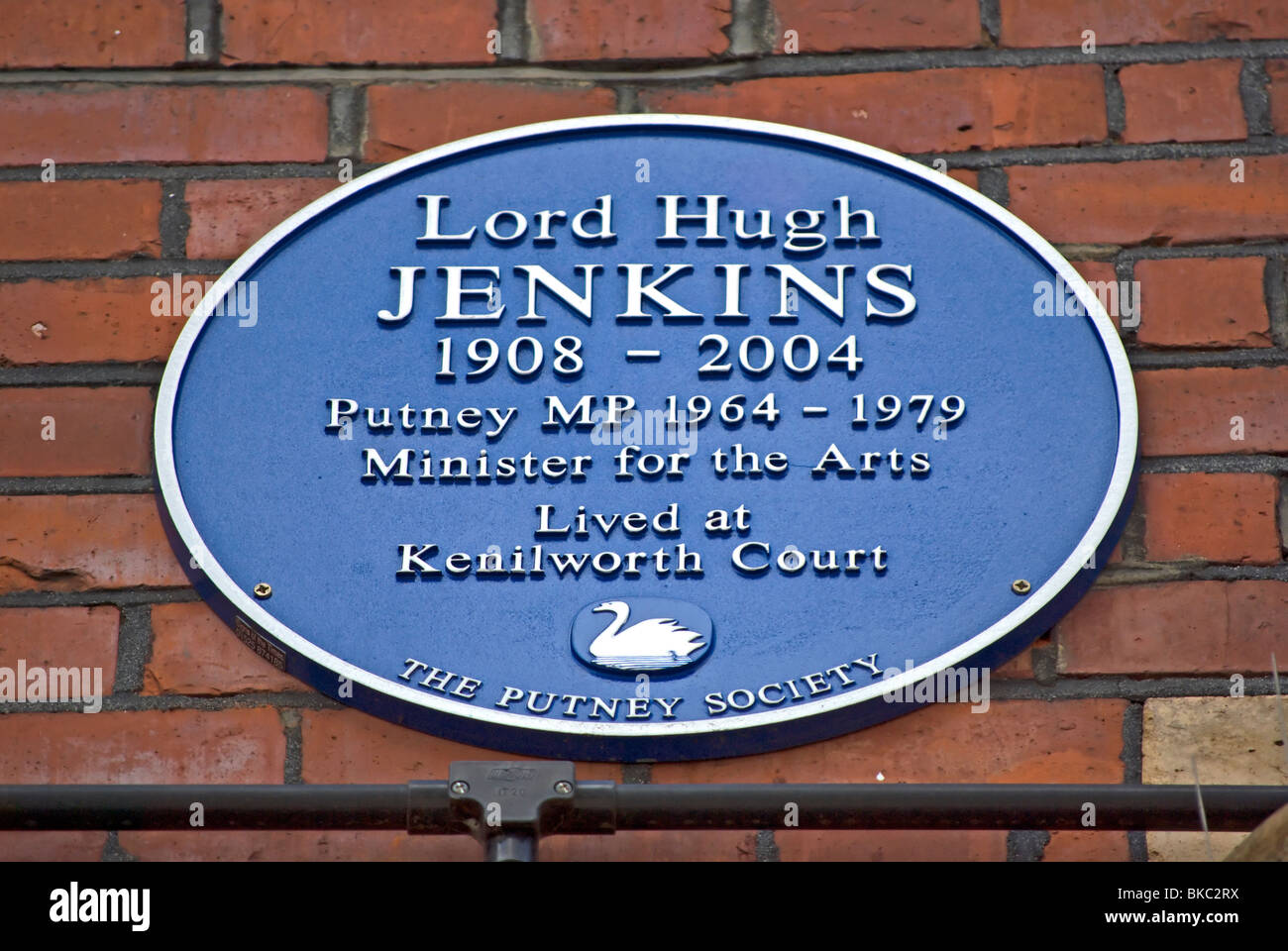 putney society blue plaque marking a home of lord hugh jenkins, local MP from 1964 to 1979 and a minister for the arts Stock Photo