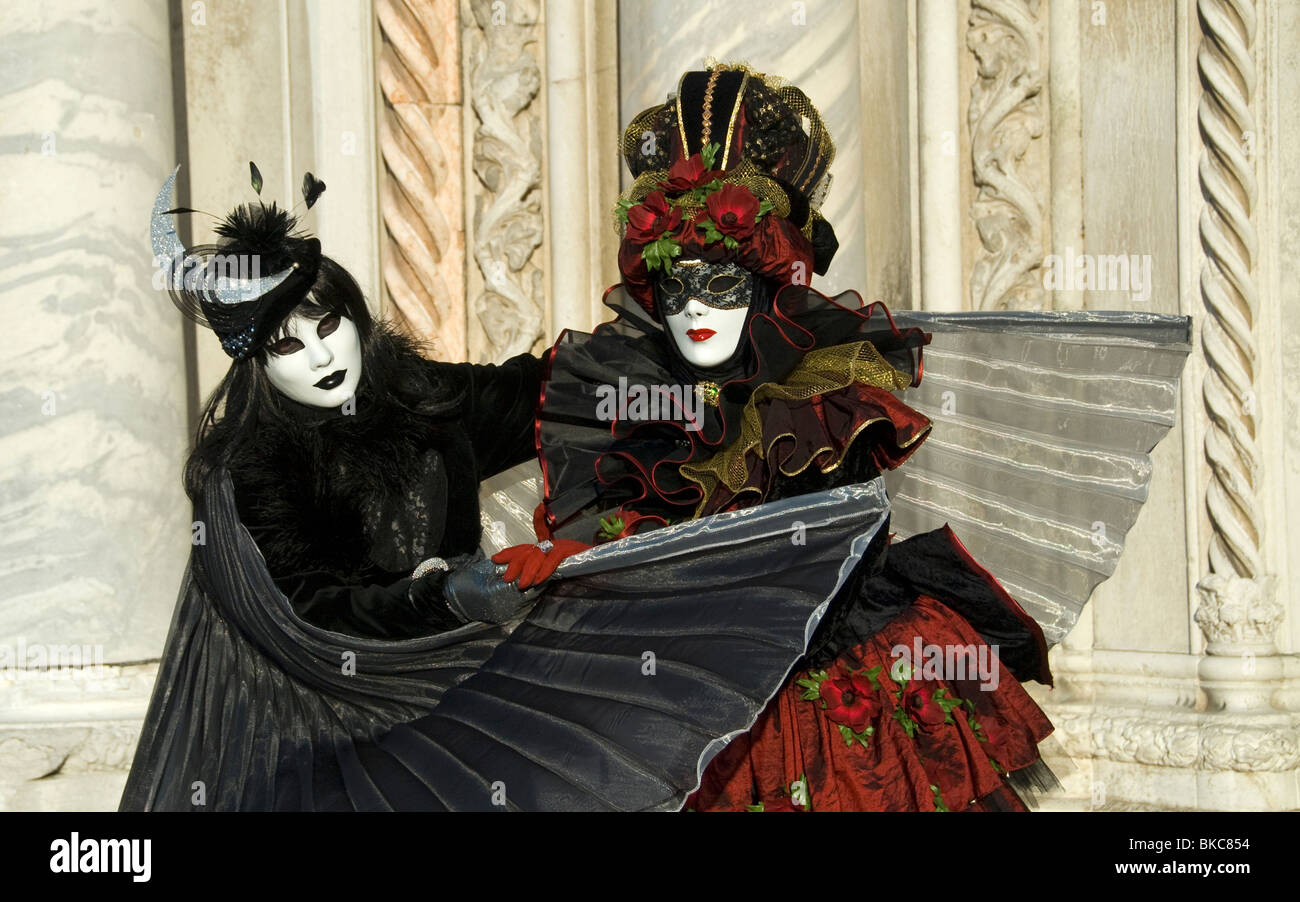 Fashion histoire : zoom sur les déguisements du Carnaval de Venise :  Tendances - Orange