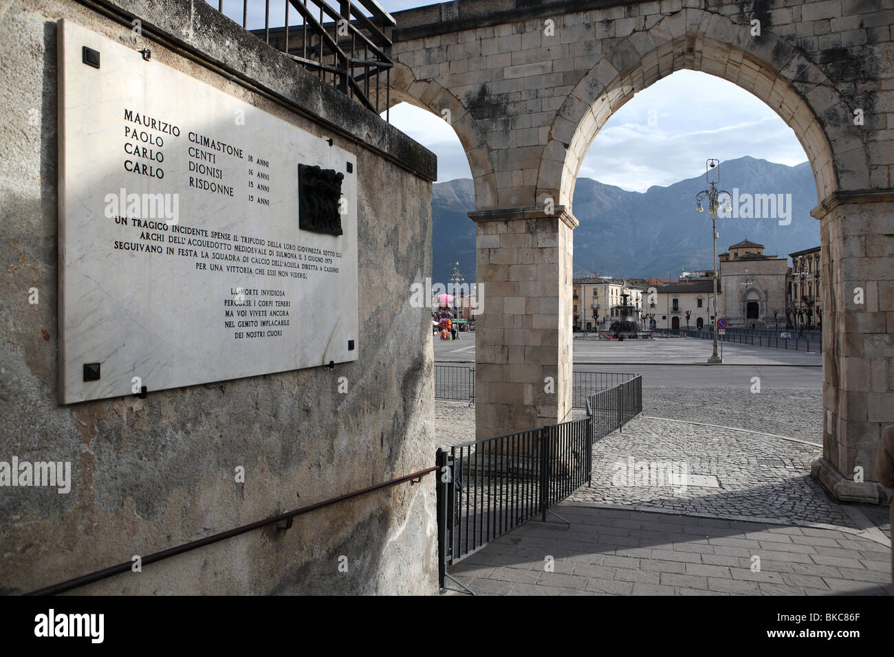 A view into Piazza Garibaldi, Sulmona, Abruzzo through an arch in the Medieval Aqueduct Stock Photo