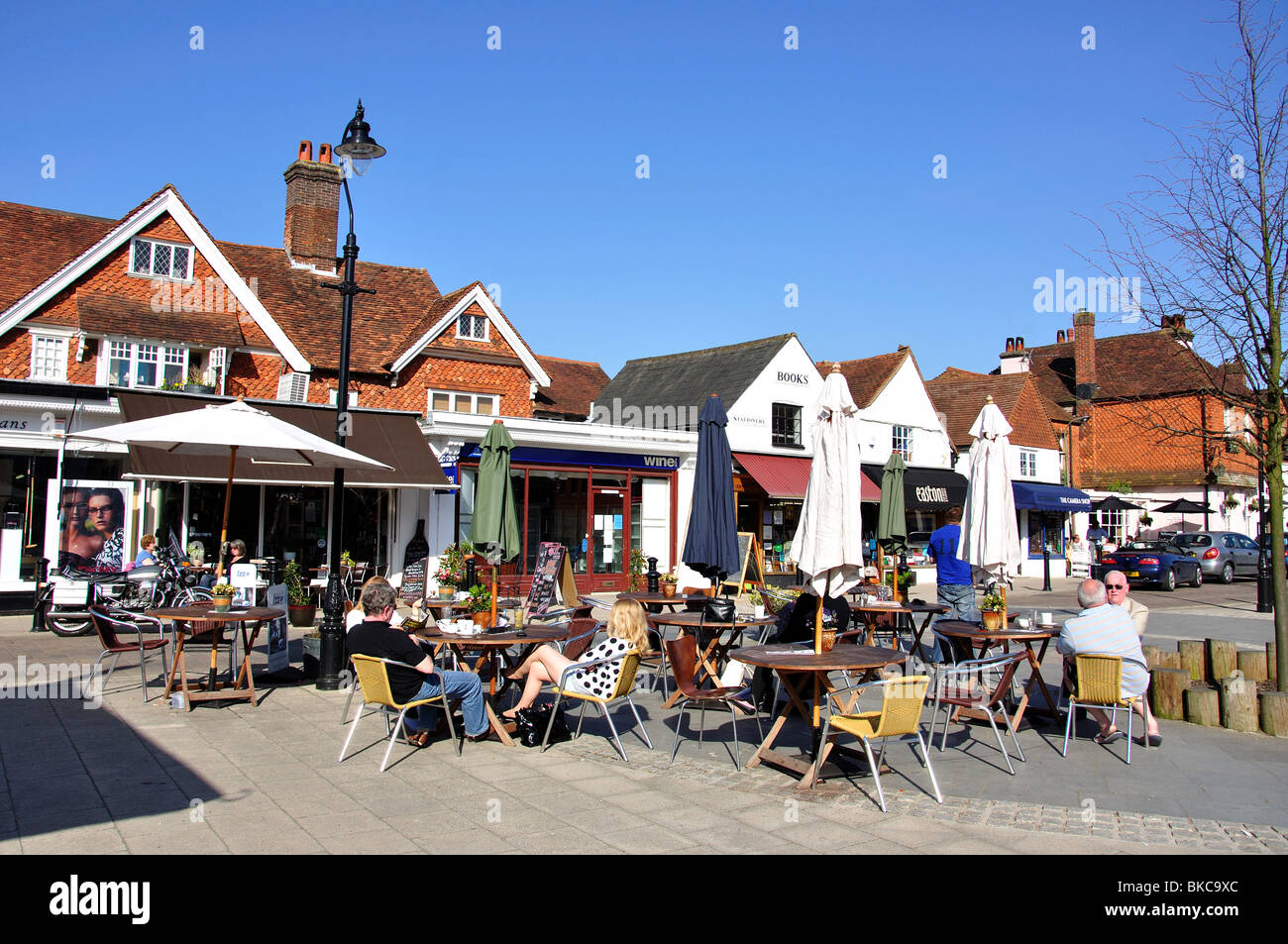 Outdoor restaurant, Fountain Square, Cranleigh, Surrey, England, United Kingdom Stock Photo