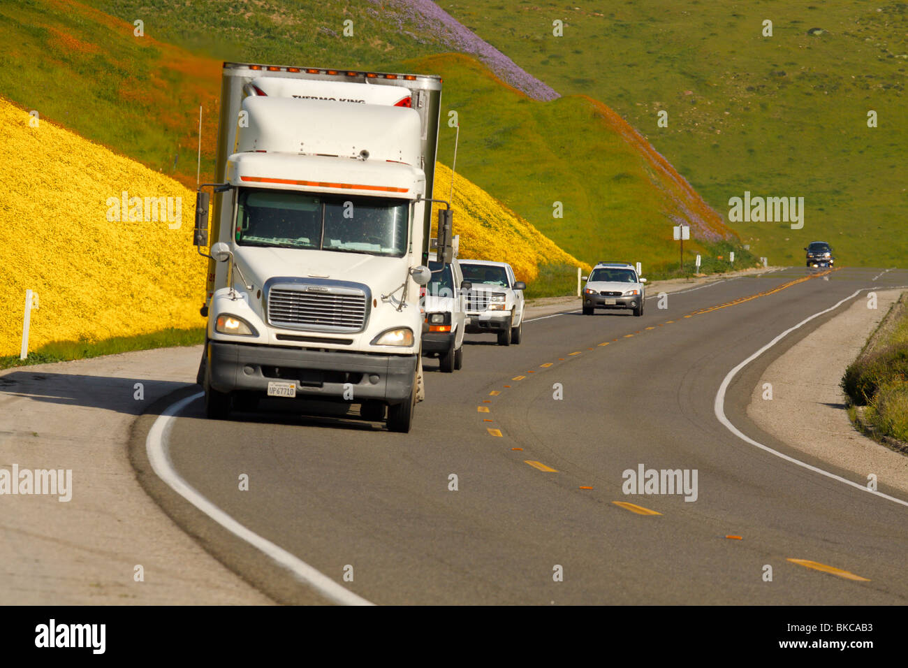vehicles on highway 41 to paso robles paso robles california usa stock photo alamy alamy