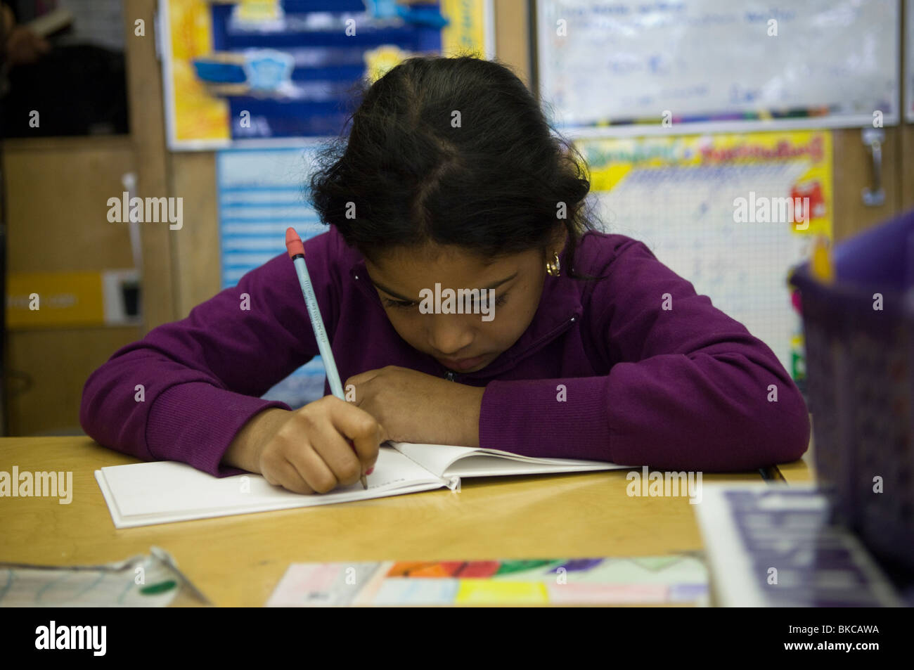 Second graders learn about recycling and decomposition Stock Photo