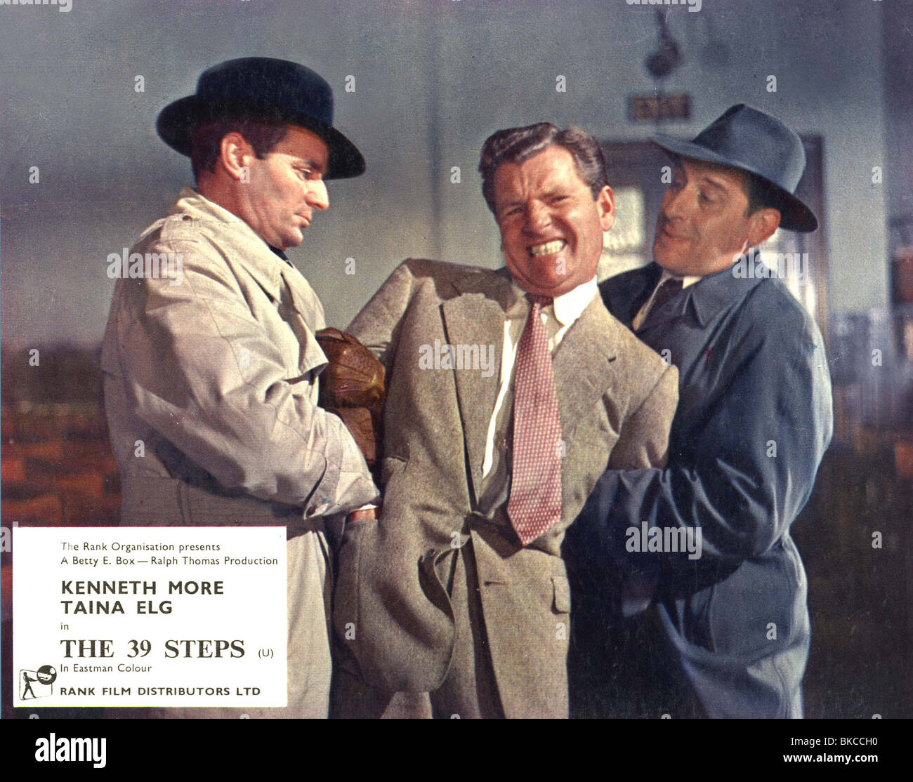 THE 39 STEPS (1959) THE THIRTY NINE STEPS (ALT) MICHAEL GOODLIFFE, KENNETH MORE, DUNCAN LAMONT TNST 001FOH Stock Photo